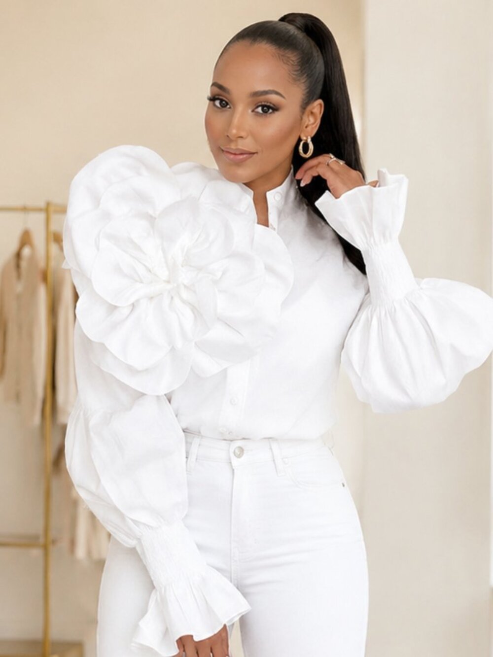 White 3D Floral Appliqué Statement Sleeve Blouse M–L - Picture 5 of 6